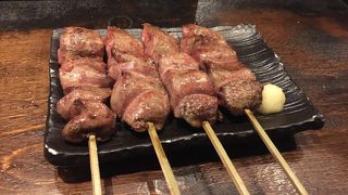 白レバー串と牛すじ煮込みを生ビール、ガチンコレモンサワーで！