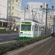 色々な車両が走っているので見比べも楽しいですね。