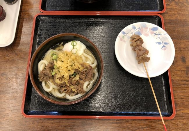 麺は極太でコシ強し