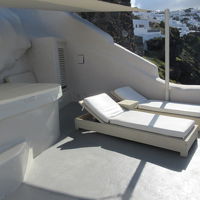 部屋専用のカウチが部屋外にあります。