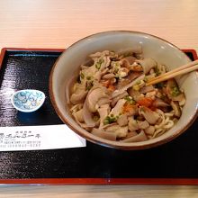 豚もつの沖縄そば？