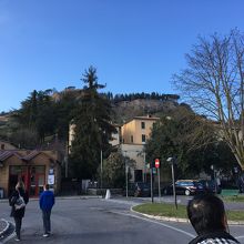 オルヴィエーとの駅前に在ります。