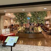 レストランでの朝食は無料でした。