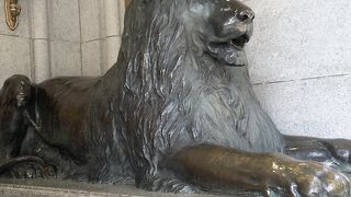 ライオン像 日本橋三越店