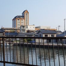 川沿い一帯に旅館が点在