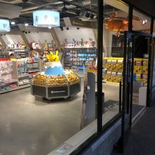 ポケモンストア 御殿場プレミアムアウトレット店 写真 画像 フォー