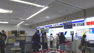 青森空港　こじんまりした便利な空港です。