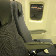 機材はB737-800、３－３のコンフィグでした