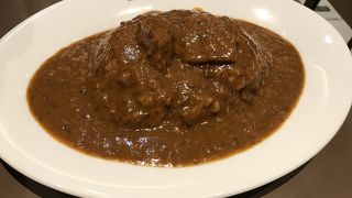 結局、スペシャルビーフカリーを注文してしまう