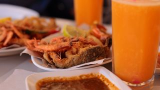 大きなシーフードレストラン