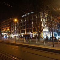 最寄りの駅から。