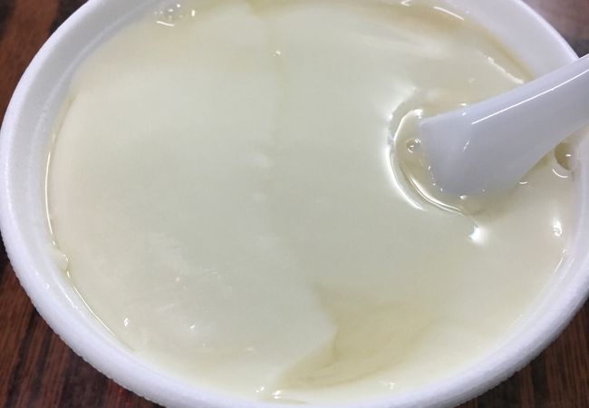 食後のデザートに豆腐花