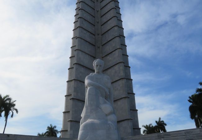 キューバ独立の父に関する記念館、革命広場とセットで訪れてほしい