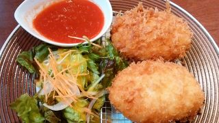 カニクリームコロッケもおいしい