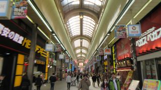 土産品が何でも揃う商店街