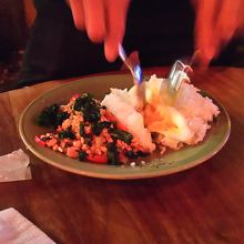 ガパオをかきまぜてくれる