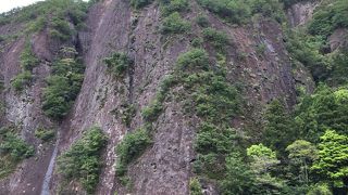 見応えありの大きな岩