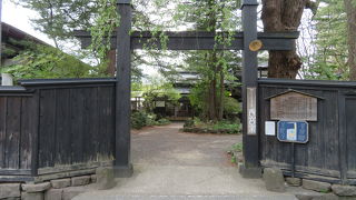 地主の大きな屋敷