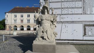 ブダペスト観光中に何度か訪問しました。