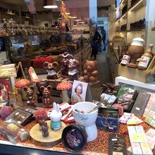 楽しいチョコレートショップもいっぱい。