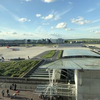 窓からの風景(飛行場)です。