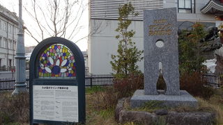 大浦地区に２ヵ所の石碑。