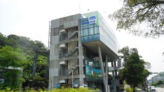 残念、月曜日は運休でした、しかし...