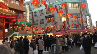 ぶらぶら歩いて楽しめる、老舗の商店街