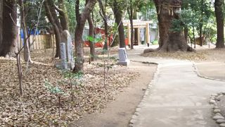 生田神社境内に