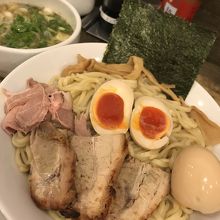 つけ麺トッピング全部乗せ