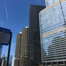 トランプタワーの近くにあります