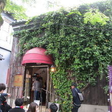 館内出入口側の外観