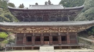 大変重厚なお堂です