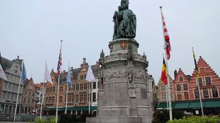 世界遺産の鐘楼がある広場