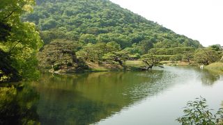 南湖と比べると地味
