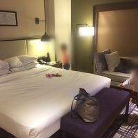 キングサイズのベッドでギリ4人寝られました