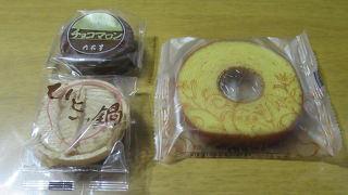 いろいろな種類をバラで買えました。