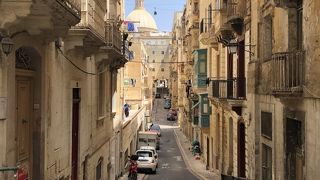 歴史を感じる街並み