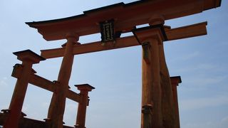 干潮に行けば歩いて鳥居まで