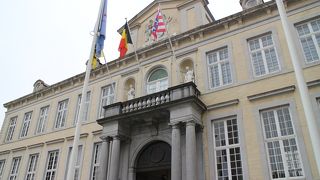 ブルグ広場の東側