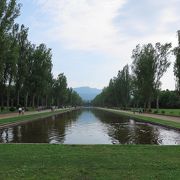 広大な公園から見る手稲山は絶景