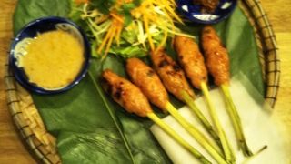 フエのローカルフードの名店 Madam Thuはおすすめである。