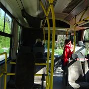 センテンドレ8:45分発の路線バス、883番はヴィセフラッドの要塞前のバス停まで行きます！