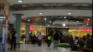 駅に併設されるショッピングモール