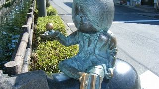 水木しげるロードには、多くの人が訪れていました