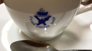 神戸元町の老舗珈琲店エビアンへ