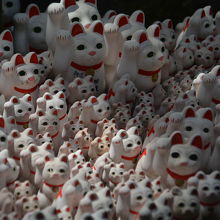 有名な豪徳寺の招き猫