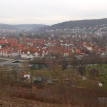 ティリーシャンツェ直下の山道から見たハン・ミュンデン旧市街