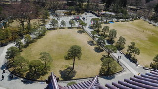 観光客で賑わっていました