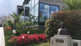 お庭の花もきれいです